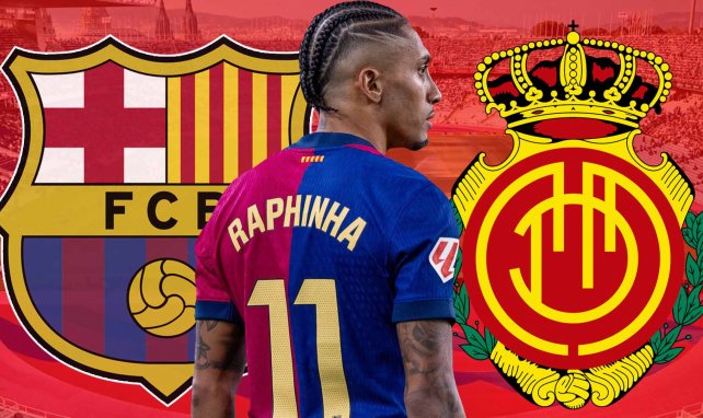Raphinha con los escudos de FC Barcelona y Real Mallorca.