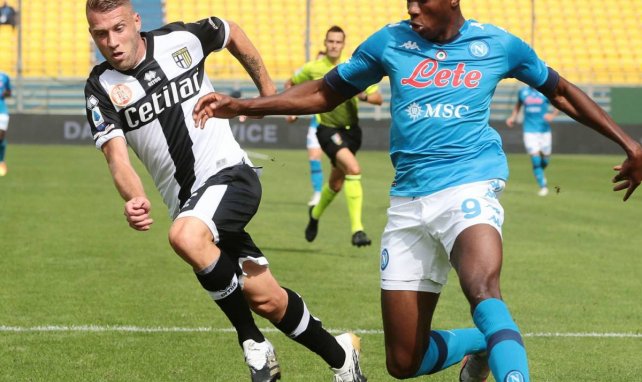 Victor Osimhen en el partido entre Nápoles y Parma