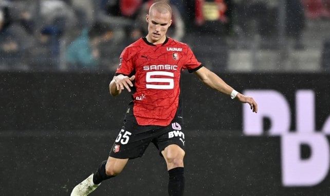 Leo Ostigaard con el Rennes.