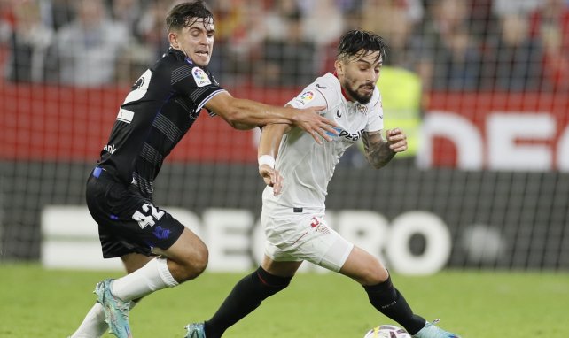 Pablo Marin frente a Alex Telles