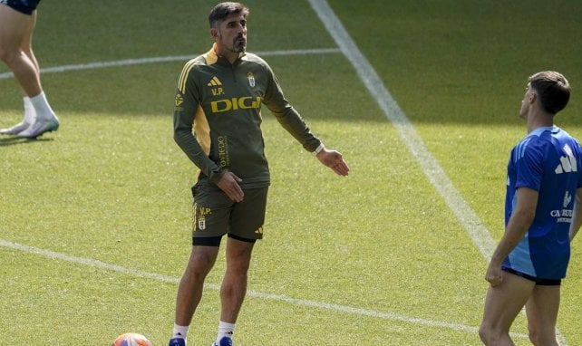 Veljko Paunovic con el Real Oviedo