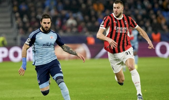 Strahinja Pavlovic con el AC Milan