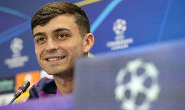 Pedri en rueda de prensa