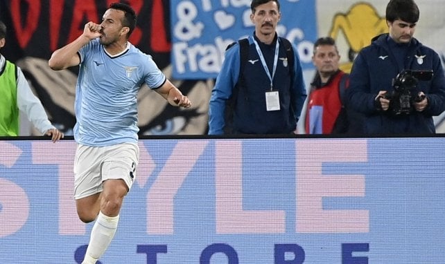 Pedro con la camiseta de la Lazio