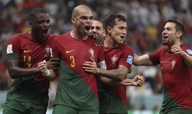 Pepe celebra un gol con Portugal