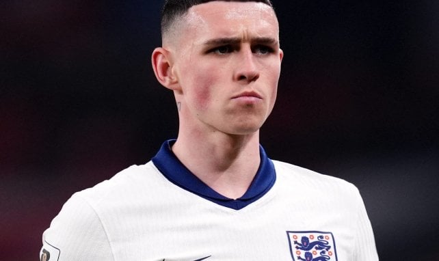 Phil Foden divide a Inglaterra