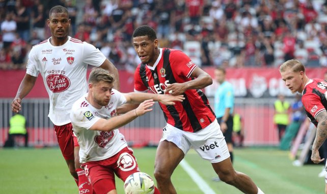 Jean-Clair Todibo con el Niza