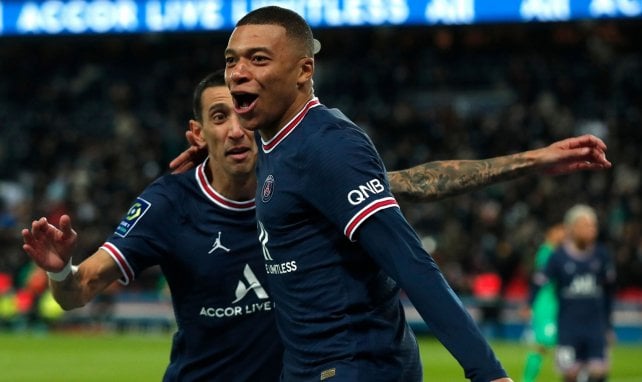 Kylian Mbappé celebrando su gol con el PSG