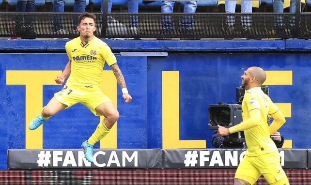 Yeremy Pino celebra un gol con el Villarreal