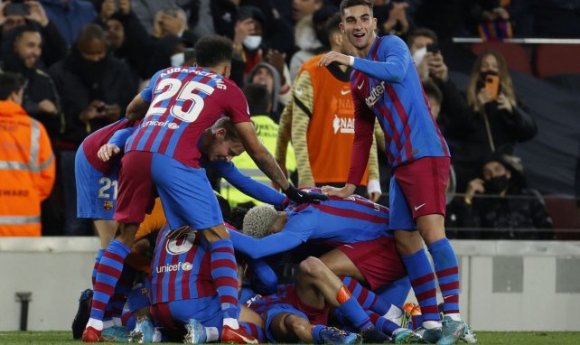 Los jugadores del FC Barcelona celebran un gol