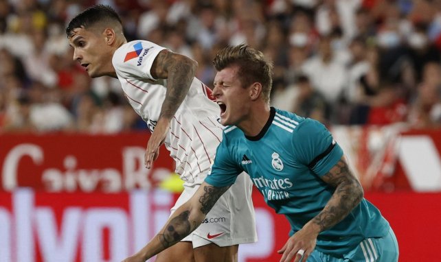 Toni Kroos, en un duelo con Erik Lamela