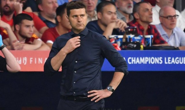 El técnico argentino sigue cobrando del Tottenham