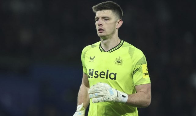 Nick Pope con el Newcastle