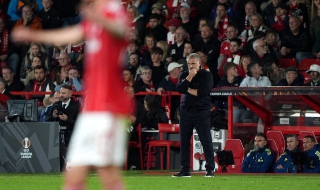 Ange Postecoglou con el Forest