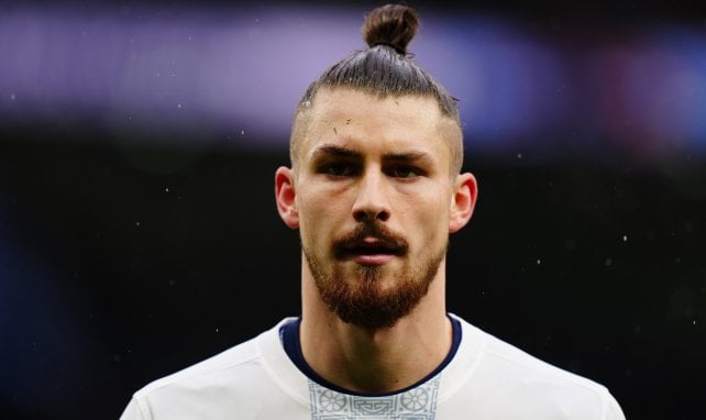 Un club de la Liga pregunta por Radu Drăgușin