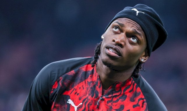 Rafael Leão se acerca a la puerta de salida    