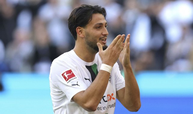 Ramy Bensebaini celebra un gol con el Gladbach