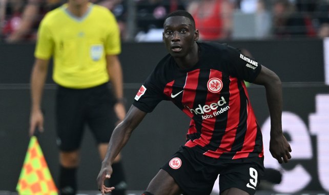 ¡Randal Kolo Muani se niega a entrenar con el Eintracht de Frankfurt!