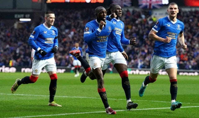 Los jugadores del Rangers celebran un gol