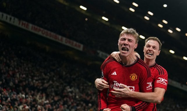 Rasmus Hojlund jugando para el Manchester United