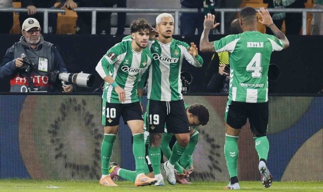 Europa League | El Real Betis sobrevive a un accidentado inicio y doblega al Utrecht