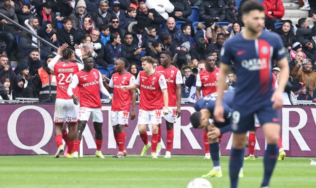 Jugadores del Reims celebran el gol al PSG