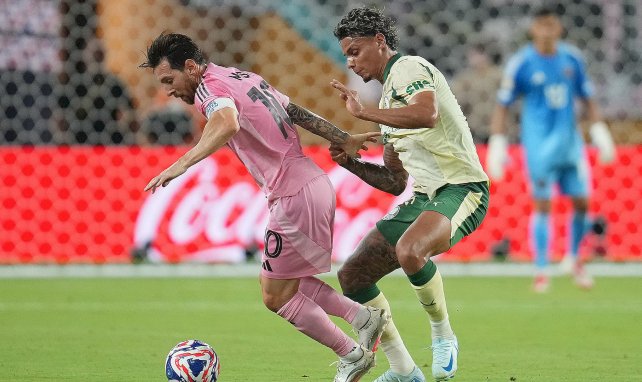 Richard Ríos, junto a Leo Messi