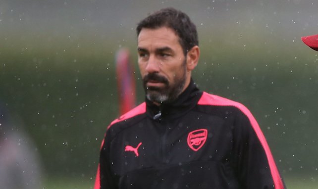 Robert Pirès, durante un entrenamiento del Arsenal