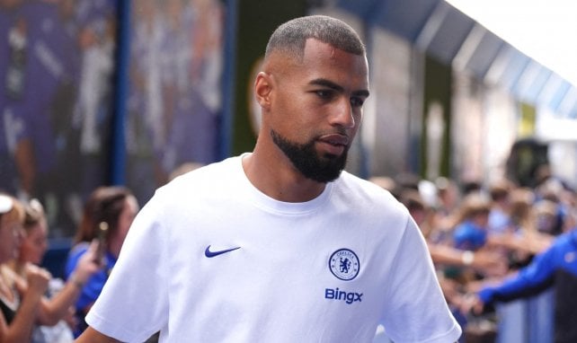 Robert Sánchez encuentra acomodo lejos del Chelsea