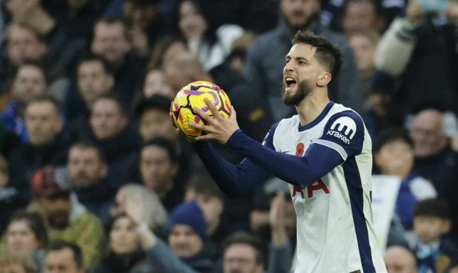 Rodrigo Bentancur con el Tottenham