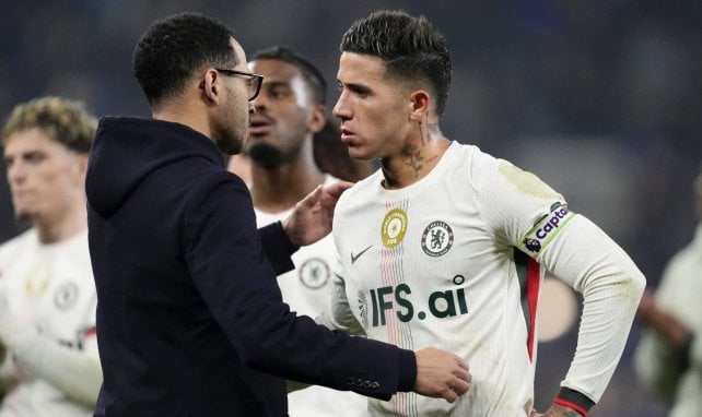 ¡Liam Rosenior aparta a Enzo Fernández!