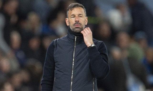Ruud van Nistelrooy dirigiendo