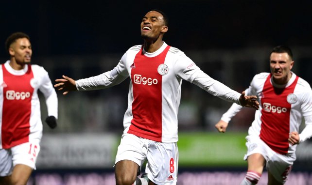 Ryan Gravenberch celebra un gol con el Ajax