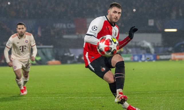 Santiago Giménez en Holanda