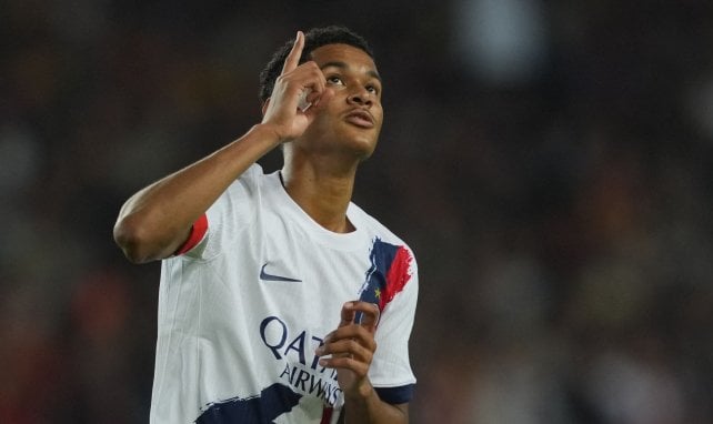 El PSG se muestra contundente con Mayulu