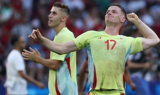 Sergio Gómez celebra con España