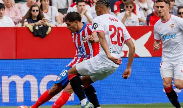 Nahuel Molina y Djibril Sow en un partido
