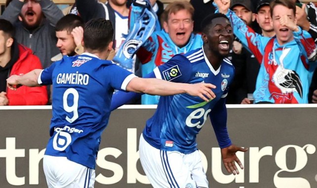 Ibrahima Sissoko, celebra un gol con el Estrasburgo