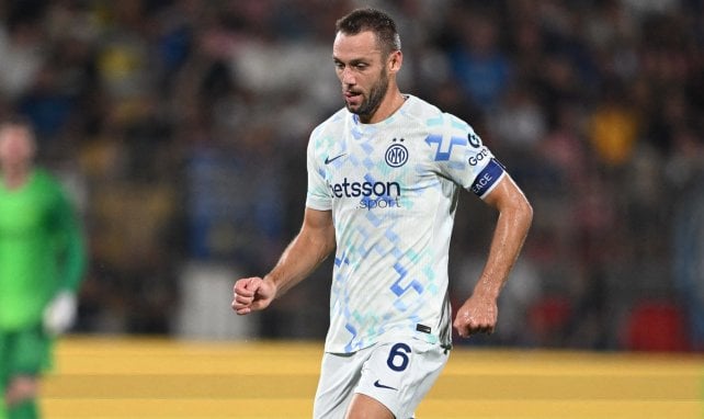 Stefan de Vrij tiene un admirador en Inglaterra