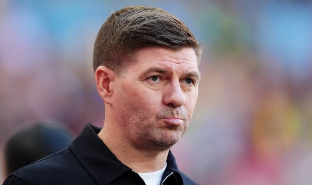 Steven Gerrard podría regresar a los banquillos