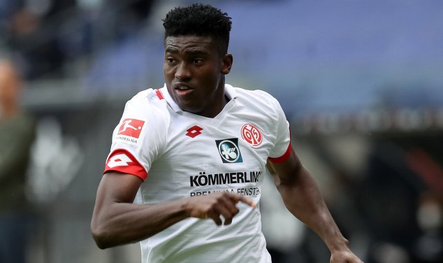 Taiwo Awoniyi tiene contrato con el Liverpool hasta 2023