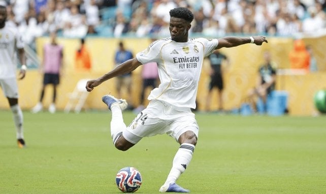 Aurélien Tchouaméni golpea el balón