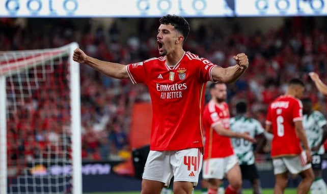 Tomás Araújo celebra un gol