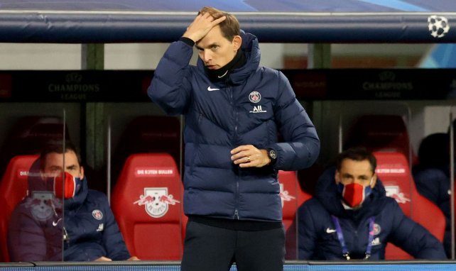 Thomas Tuchel, preocupado en el banquillo del PSG