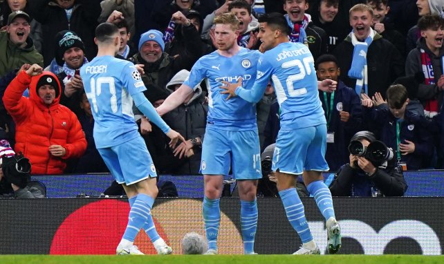 Kevin De Bruyne celebra su gol en el Etihad Stadium