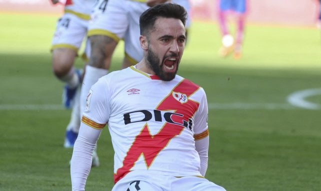 Unai López celebra un gol con el Rayo Vallecano