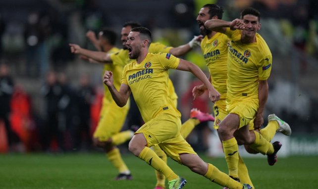 Los jugadores del Villarreal celebran el título de Europa League