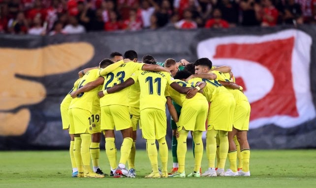 Los jugadores del Villarreal hacen una piña