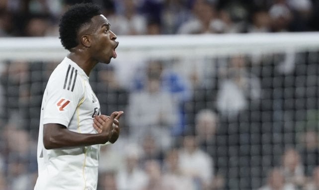 Vinícius Júnior prende otro fuego
