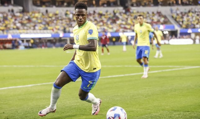 Vinícius Júnior con Brasil